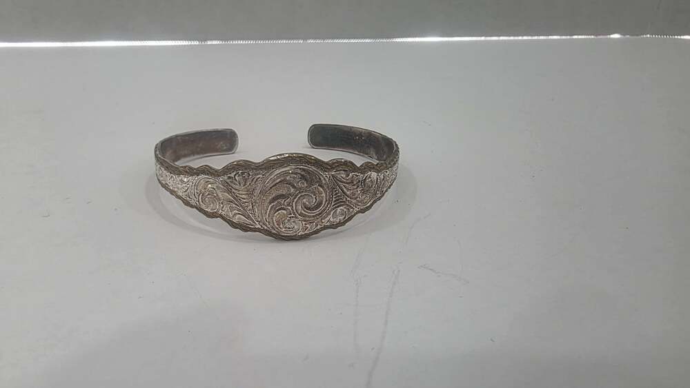 Crumrine Mfg. Co. Engraved Silver Tone Metal Cuff Bracelet Signed
